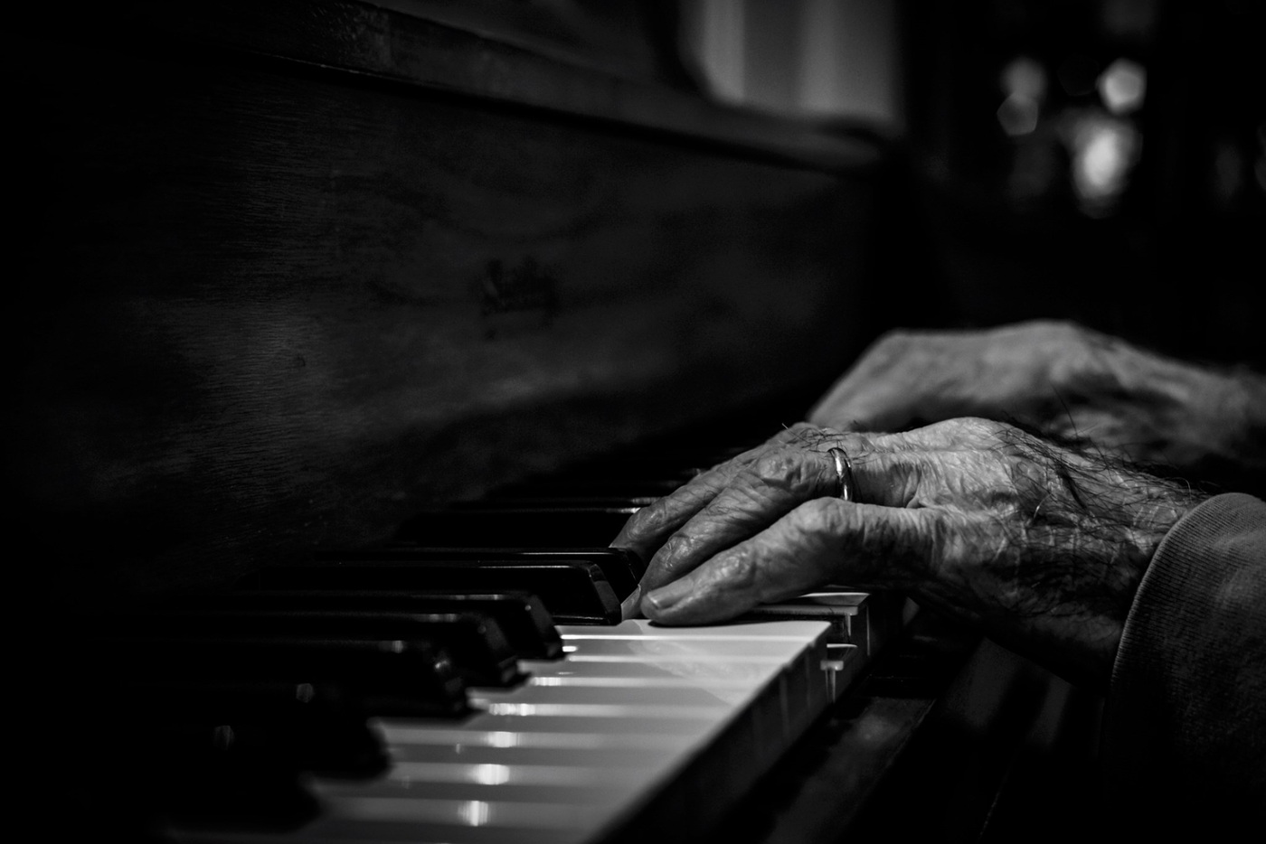 Story #3 ~ The Pianoman (Maria Pia & Tonino)